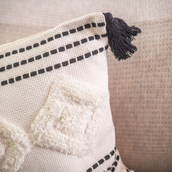 Almohadon New Age con Borlas
